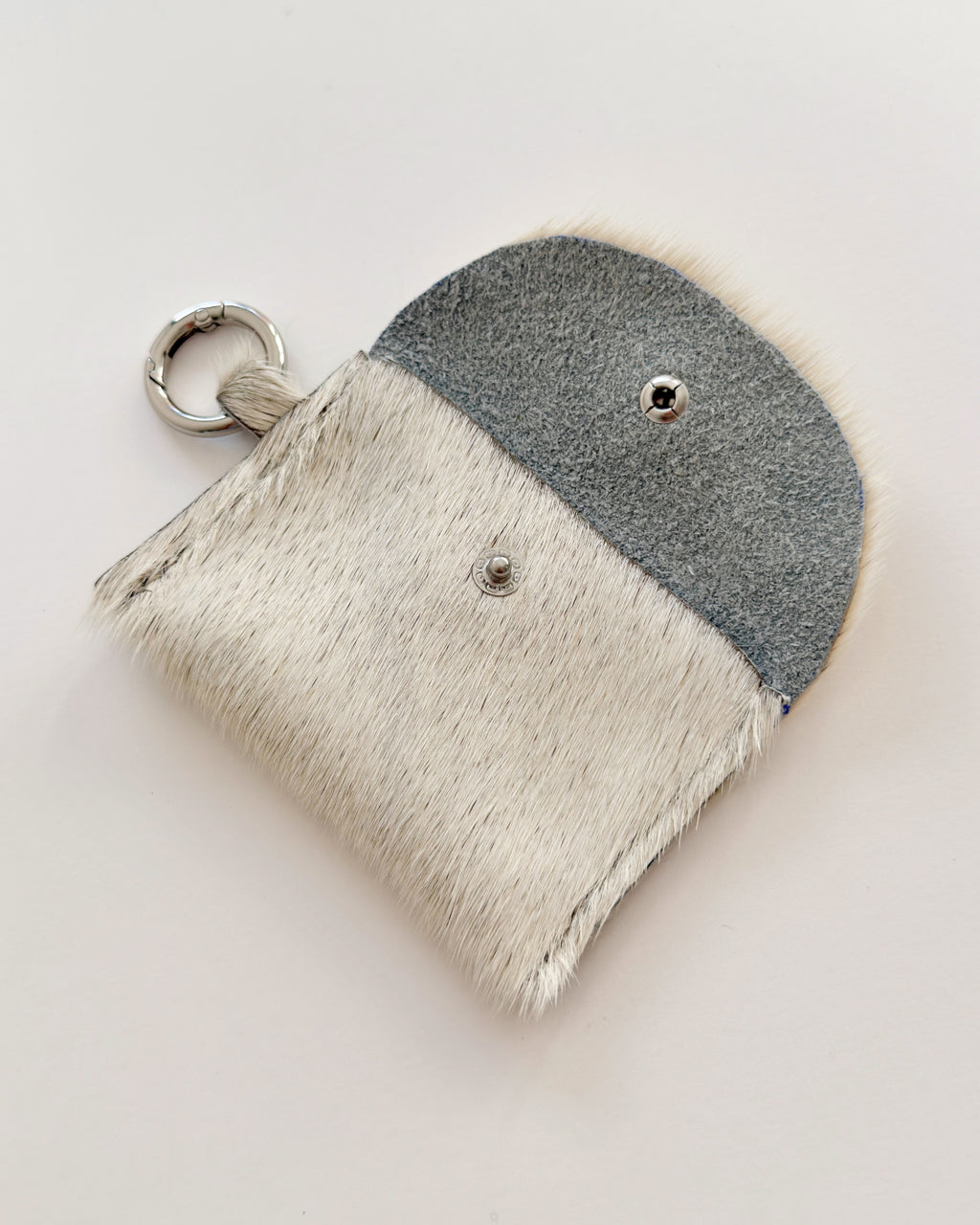 Pouch 01