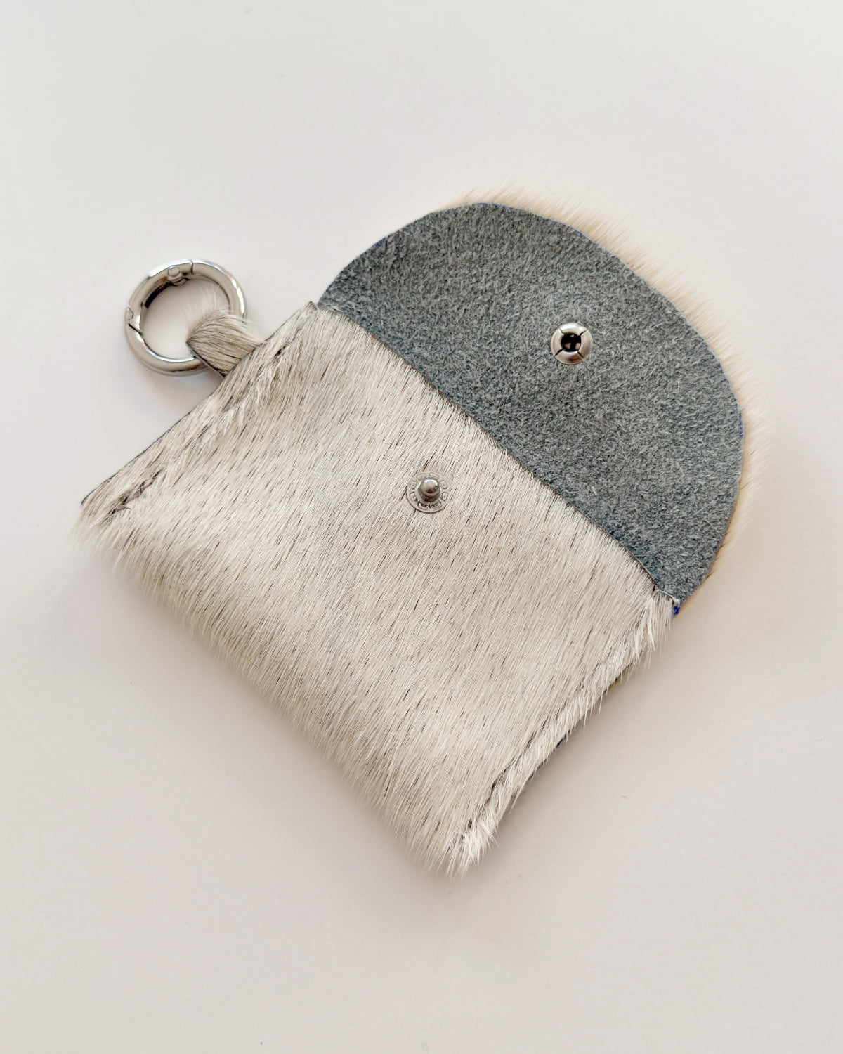 Pouch 01